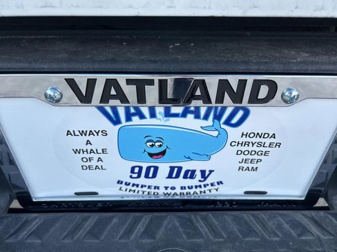 Used 2022 Nissan Titan S image 37