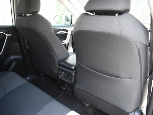 Used 2024 Toyota RAV4 XLE AWD/4WD image 27