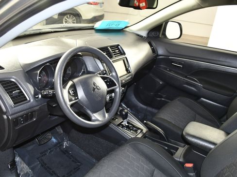 Used 2025 Mitsubishi Outlander Sport ES image 2