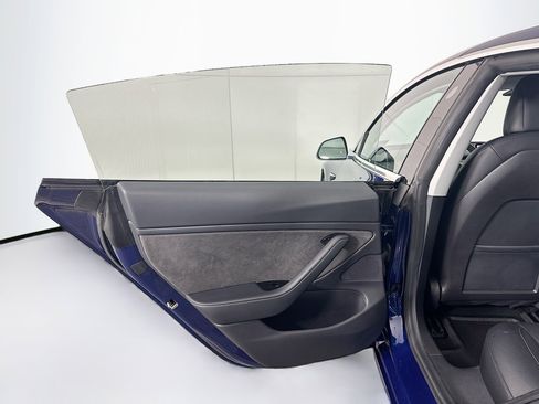 Used 2018 Tesla Model 3 Mid Range image 26