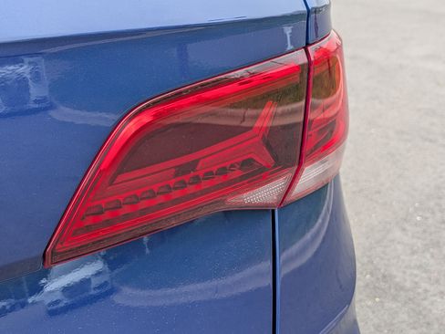 Certified 2022 Volkswagen Taos SE AWD/4WD image 17