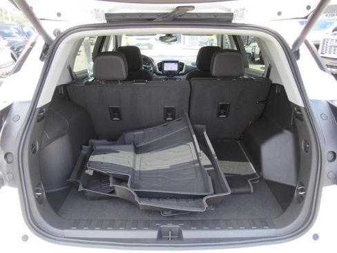 Used 2024 GMC Terrain SLE w/ Driver Convenience Package FWD image 34