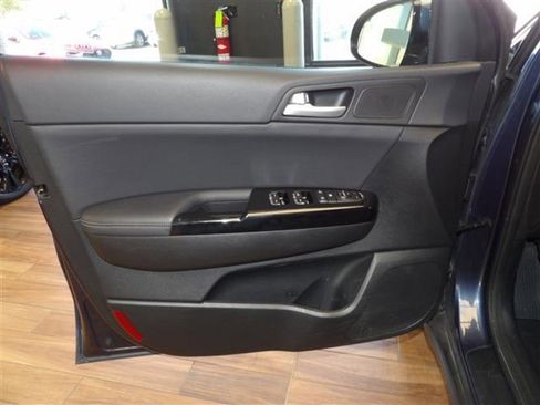 Used 2020 Kia Sportage EX image 23