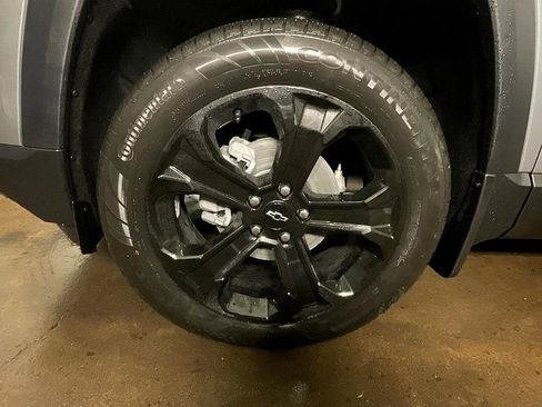 New 2026 Chevrolet Equinox LT w/ Convenience Package II image 16