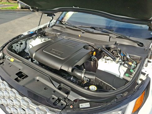Certified 2026 Land Rover Discovery S AWD/4WD image 23