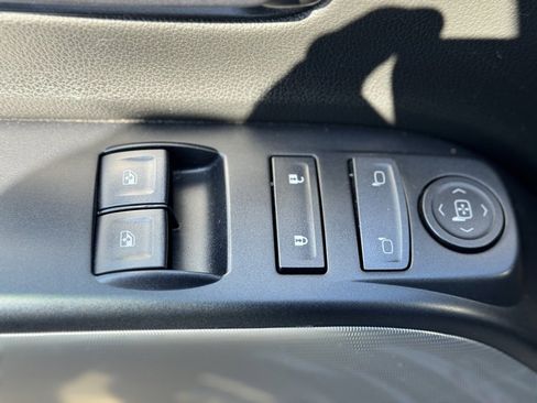 Used 2018 Chevrolet Silverado 1500 LT w/ LT Convenience Package image 22