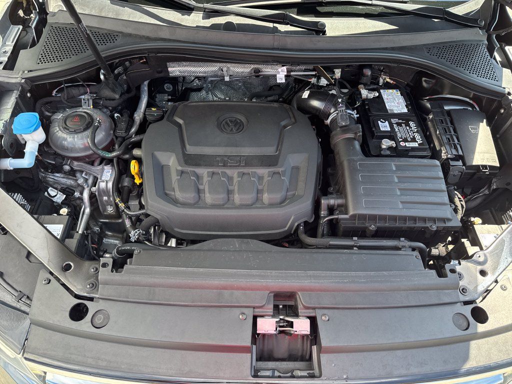 Certified 2023 Volkswagen Tiguan SEL R-Line AWD/4WD image 28