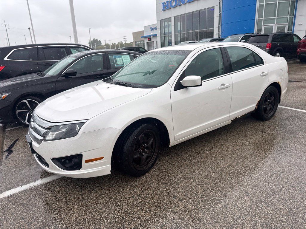 Used 2010 Ford Fusion SE FWD image 2
