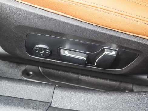 New 2026 BMW 330i Sedan w/ Convenience Package image 33