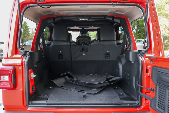 Used 2026 Jeep Wrangler Unlimited Sahara AWD/4WD image 41