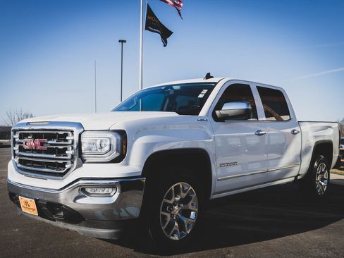 Used 2017 GMC Sierra 1500 SLT w/ SLT Premium Package image 19