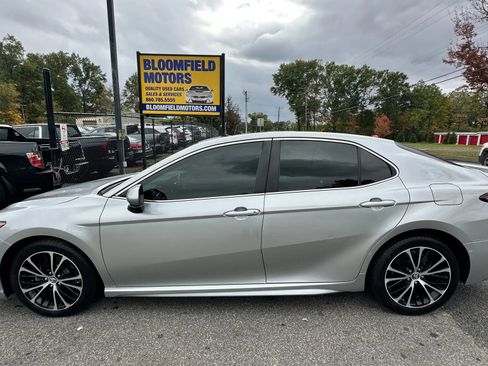 Used 2018 Toyota Camry SE image 8