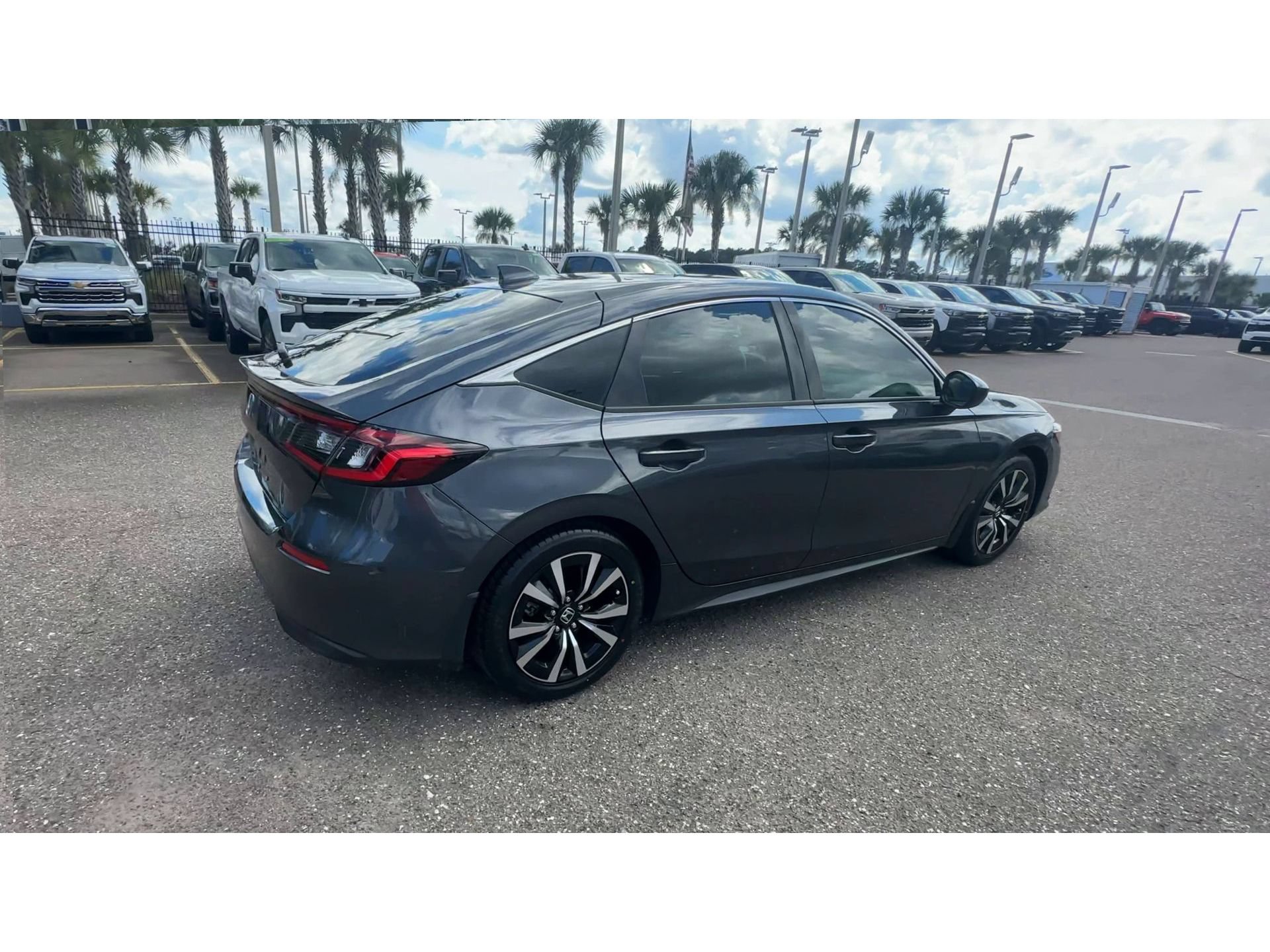 Used 2024 Honda Civic EX-L image 2