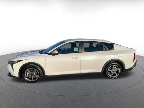 Used 2025 Kia K4 LXS image 9