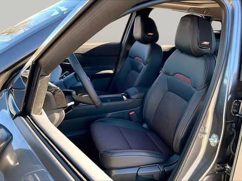 New 2026 Nissan Kicks SR w/ SR Premium Package FWD image 9