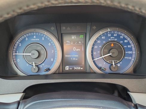 Used 2019 Toyota Sienna XLE w/ XLE Navigation Package FWD image 21