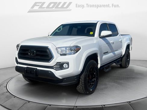 Certified 2022 Toyota Tacoma SR5 w/ Technology Package AWD/4WD image 4