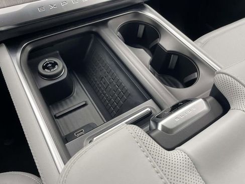 New 2025 Ford Expedition Platinum w/ Platinum Ultimate Package image 10