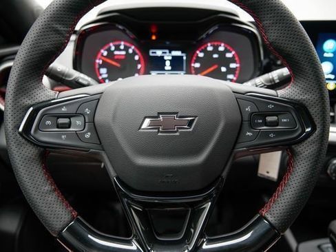 New 2026 Chevrolet Trax RS w/ Sunroof Package image 32