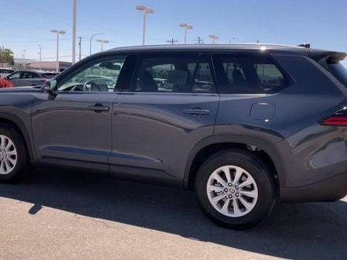 Used 2026 Toyota Grand Highlander AWD image 7