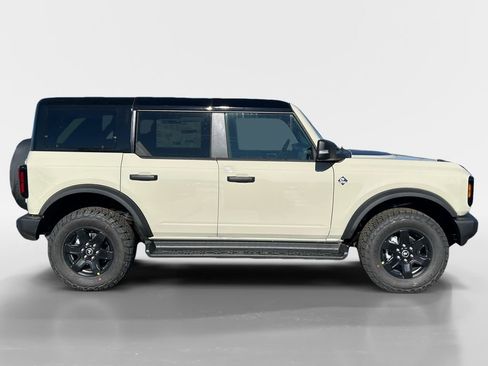 New 2025 Ford Bronco Outer Banks AWD/4WD image 38