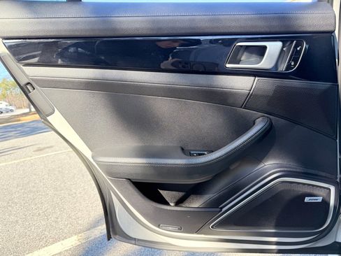 Used 2018 Porsche Panamera 4S image 46