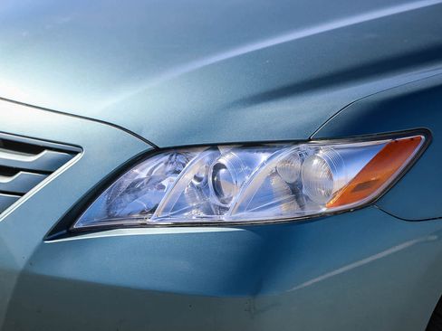 Used 2009 Toyota Camry LE FWD image 8