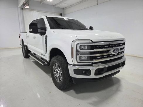 Used 2024 Ford F250 Lariat w/ FX4 Off-Road Package AWD/4WD image 3