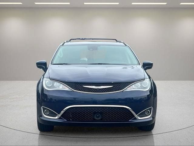 Used 2017 Chrysler Pacifica Touring-L Plus w/ Advanced Safetytec Group FWD image 2