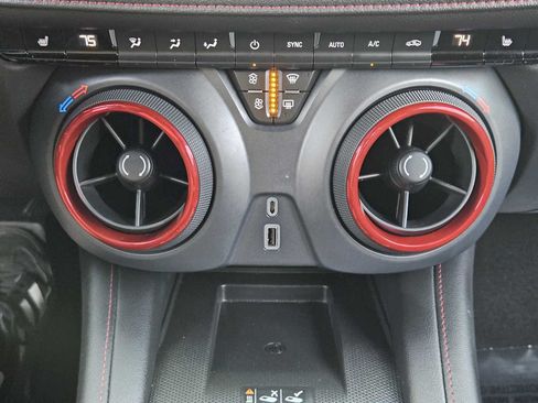 Used 2021 Chevrolet Blazer RS w/ Driver Confidence II Package FWD image 18