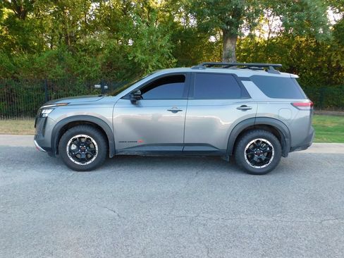 Used 2026 Nissan Pathfinder Rock Creek w/ Rock Creek Premium Package AWD/4WD image 9