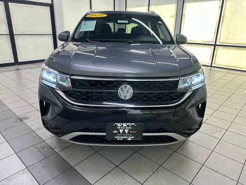Used 2024 Volkswagen Taos SE AWD/4WD image 12