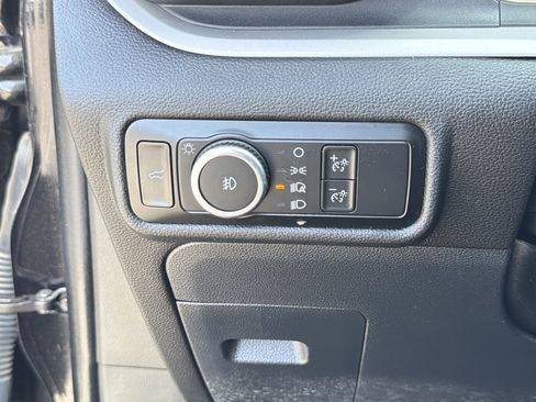 Used 2024 Ford Explorer XLT w/ Equipment Group 202A image 9