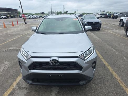 Used 2020 Toyota RAV4 XLE w/ Convenience Package AWD/4WD image 2