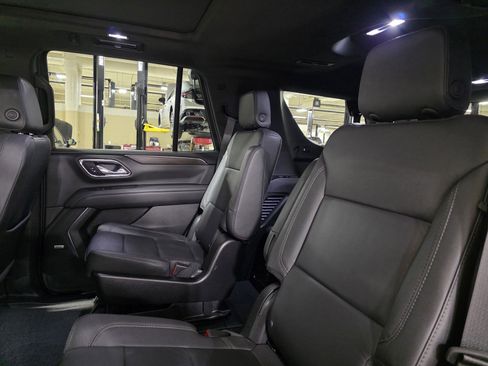 Used 2023 Chevrolet Tahoe Z71 w/ Luxury Package image 16