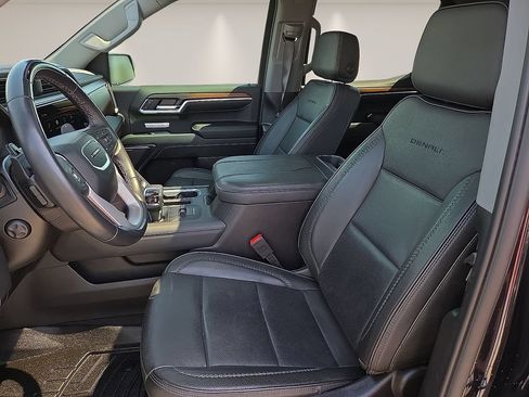 Used 2024 GMC Sierra 1500 Denali w/ Technology Package AWD/4WD image 13