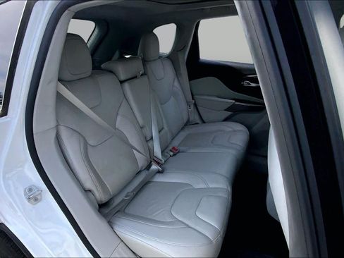 Used 2020 Jeep Cherokee Limited AWD/4WD image 20