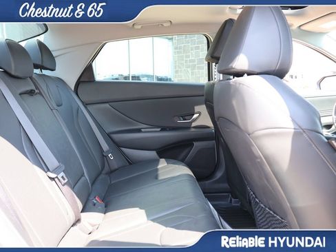 Used 2025 Hyundai Elantra Limited FWD image 13