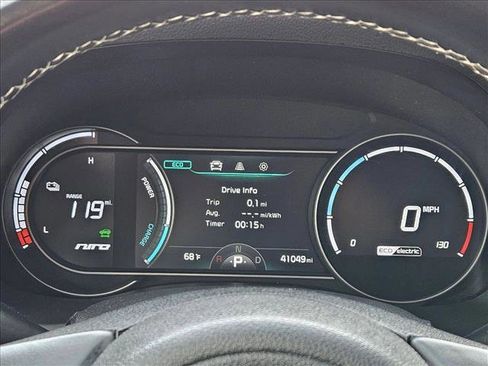 Used 2019 Kia Niro EX image 11
