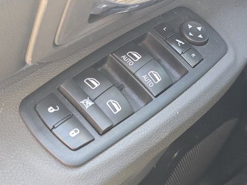 Used 2014 RAM 1500 Outdoorsman image 26