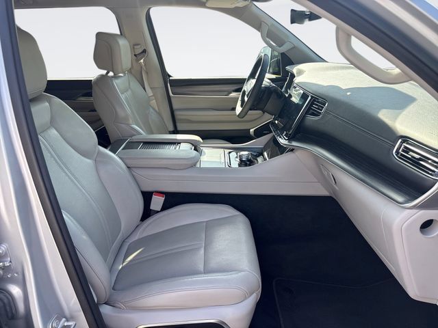 Used 2024 Jeep Wagoneer Series II w/ Flexible Seating Group RWD image 26