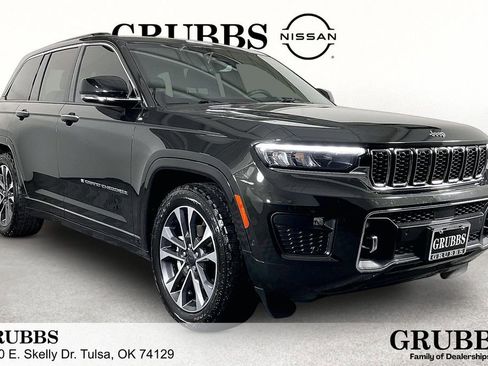 Used 2024 Jeep Grand Cherokee Overland w/ Trailer Tow Package AWD/4WD image 1