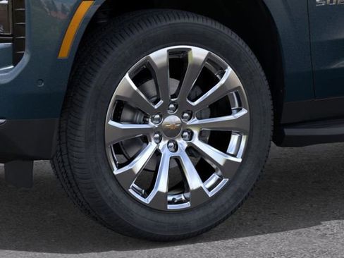 New 2026 Chevrolet Suburban Premier image 9