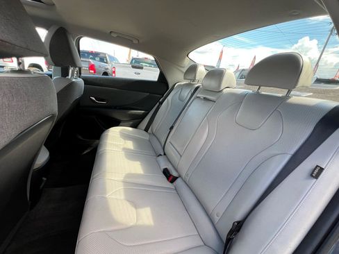 Used 2024 Hyundai Elantra Limited image 24