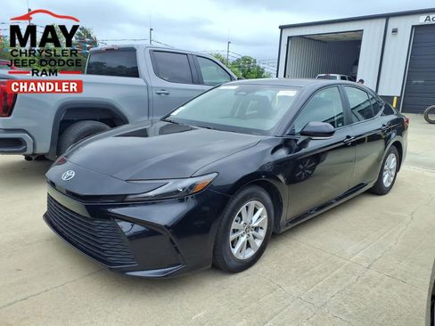 Used 2025 Toyota Camry LE FWD image 1
