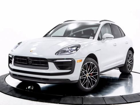 Certified 2025 Porsche Macan S image 1