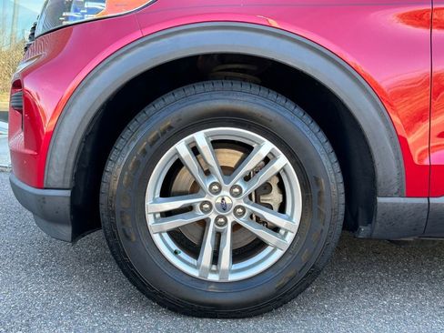 Certified 2020 Ford Explorer XLT image 32