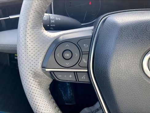 Used 2019 Toyota Avalon Limited w/ All Weather Liner Package image 14