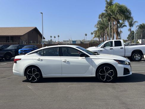 Used 2023 Nissan Altima 2.5 SR image 25