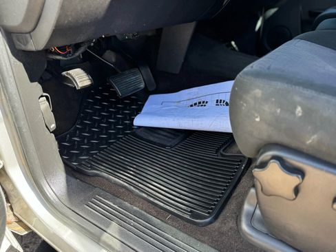 Used 2013 Chevrolet Silverado 2500 LT w/ Interior Plus Package image 13